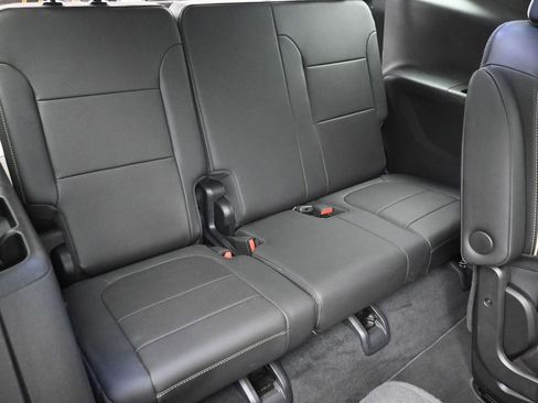 Used 2023 Chevrolet Traverse Premier w/ Redline Edition image 10