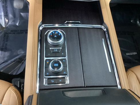 Used 2023 Ford Expedition Max Platinum AWD/4WD image 27