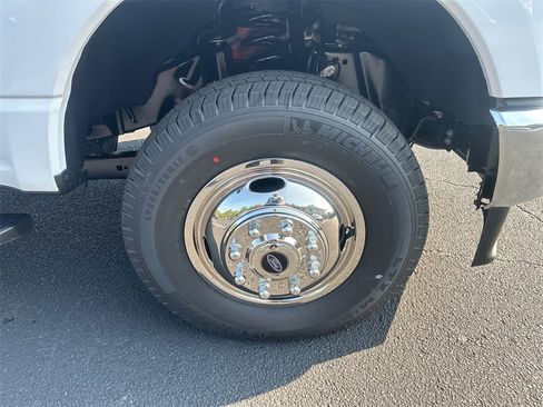 New 2026 Ford F350 XL w/ XL Chrome Package image 11