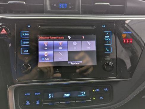 Used 2018 Toyota Corolla SE FWD image 24