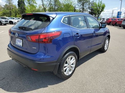 Used 2018 Nissan Rogue Sport S w/ S Appearance Package AWD/4WD image 4