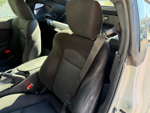 Used 2015 Nissan 370Z Coupe RWD image 25