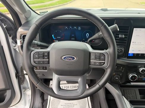 Used 2025 Ford F350 Lariat w/ Lariat Ultimate Package AWD/4WD image 11