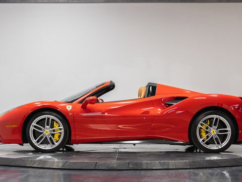 Used 2016 Ferrari 488 Spider image 27