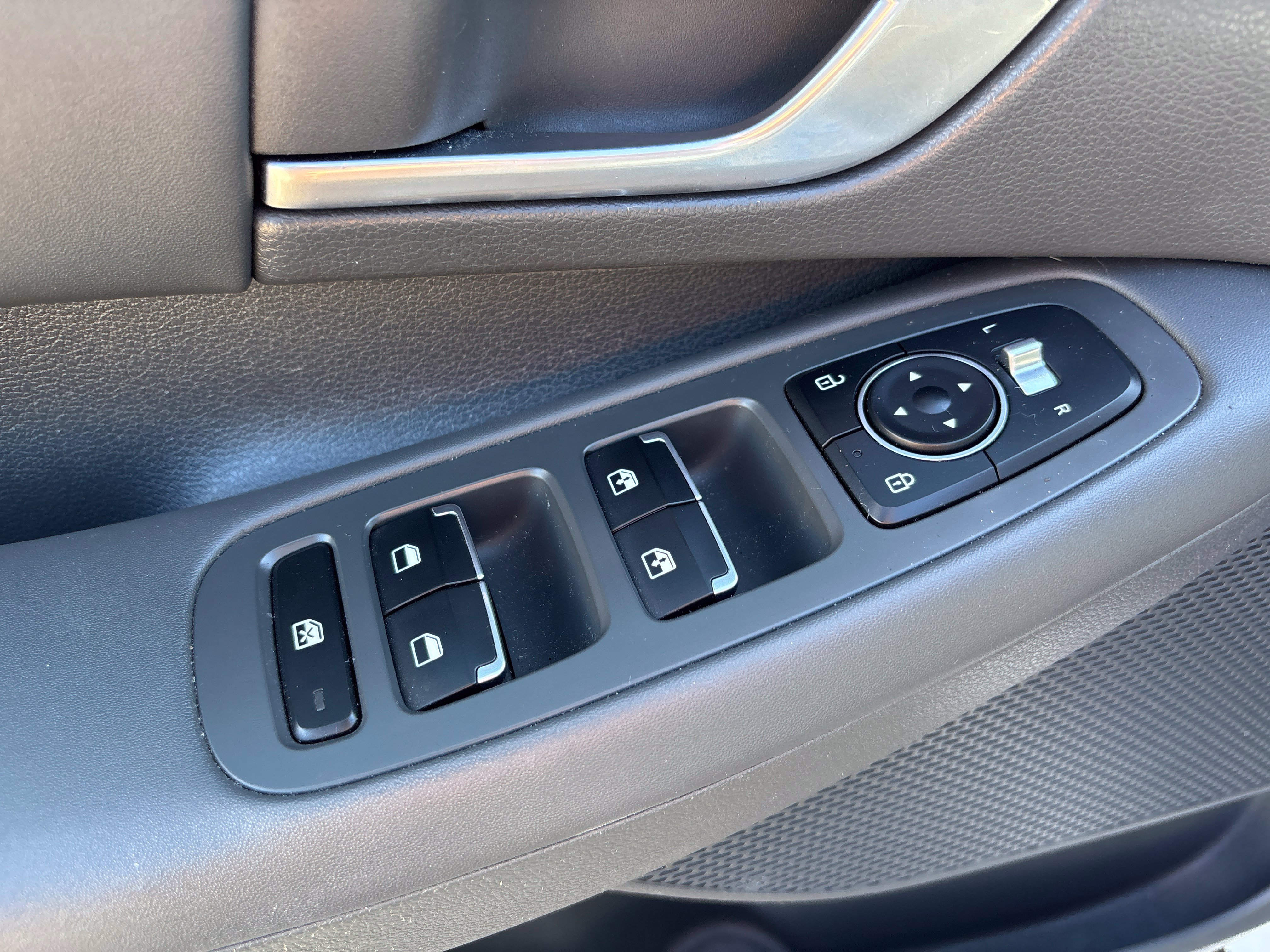 Used 2020 Hyundai Sonata SEL FWD image 18