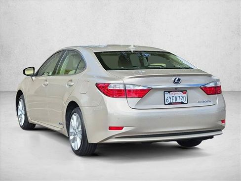 Used 2013 Lexus ES 300h w/ Premium Pkg FWD image 8