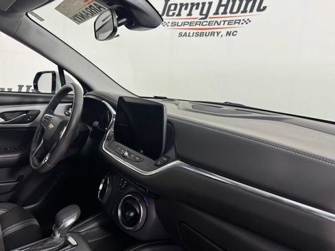Used 2025 Chevrolet Blazer LT AWD/4WD image 34