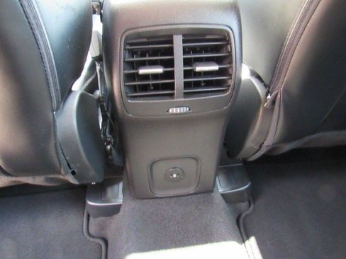 Used 2025 Ford Escape Platinum AWD/4WD image 30