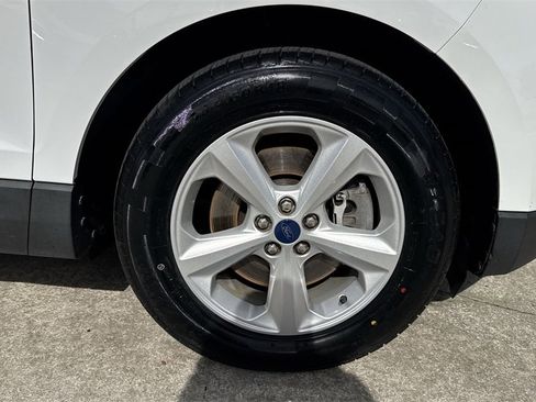 Used 2020 Ford Edge SE image 60