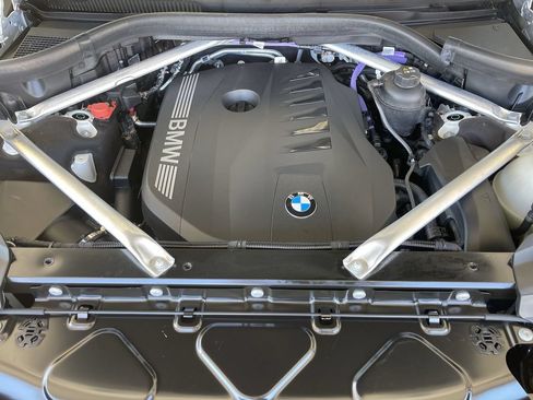 Used 2024 BMW X7 xDrive40i AWD/4WD image 30