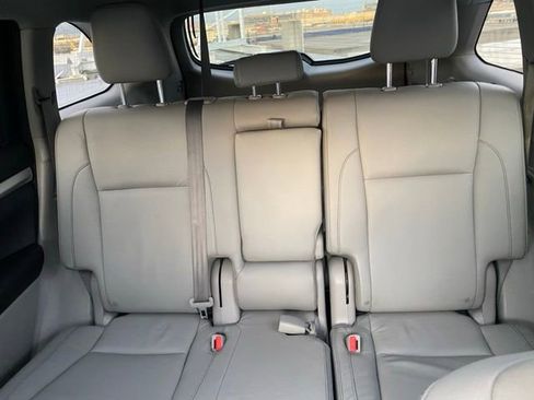 Used 2016 Toyota Highlander XLE image 21