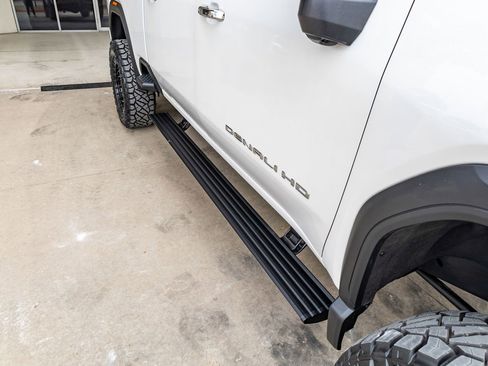 Used 2024 GMC Sierra 2500 Denali Ultimate AWD/4WD image 13