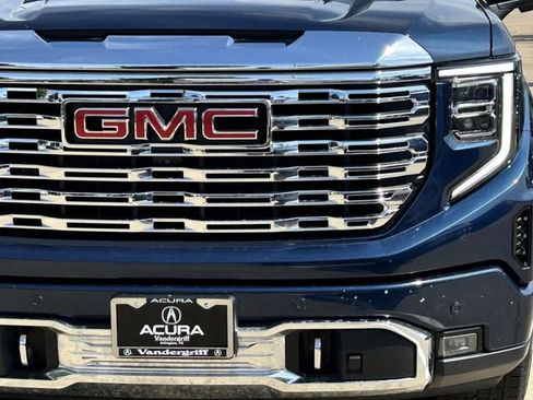 Used 2022 GMC Sierra 1500 Denali w/ Technology Package AWD/4WD image 9