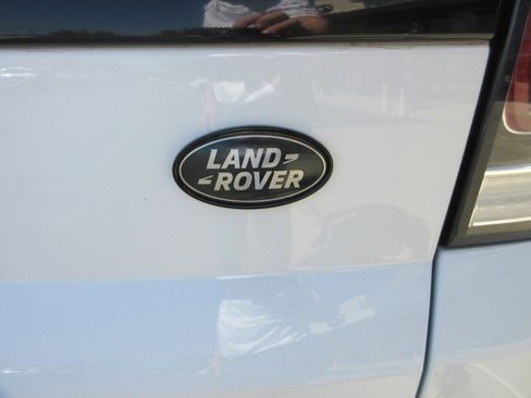 Used 2017 Land Rover Range Rover Sport HSE AWD/4WD image 9
