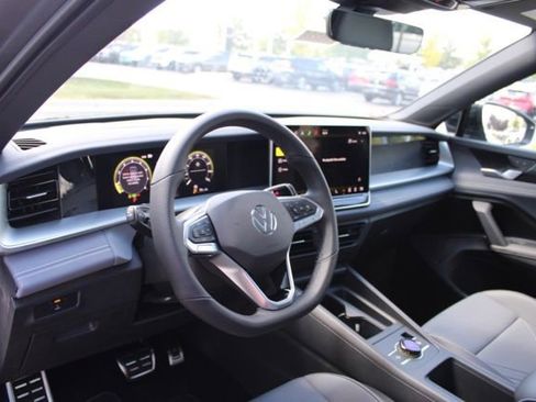 New 2025 Volkswagen Tiguan SE R-Line AWD/4WD image 12
