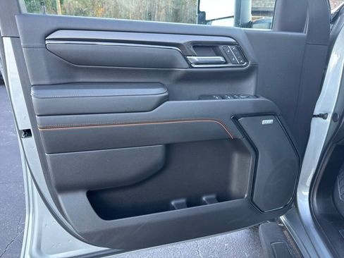 Used 2024 GMC Sierra 2500 AT4 w/ AT4 Premium Plus Package image 12