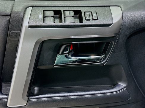 Used 2022 Toyota 4Runner SR5 Premium image 18