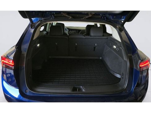Used 2022 Buick Envision Essence w/ Safety Package FWD image 25