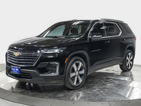 Used 2023 Chevrolet Traverse LT w/ LT Premium Package image 1