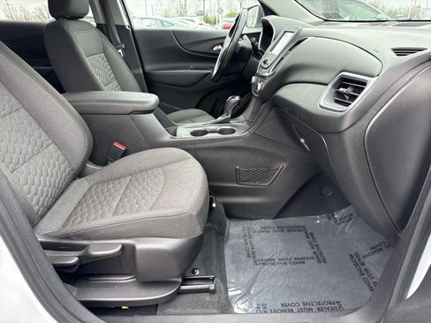 Used 2018 Chevrolet Equinox LT image 25