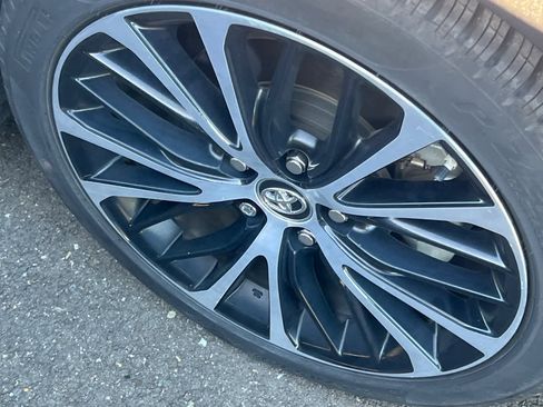 Certified 2019 Toyota Camry SE w/ Convenience Package FWD image 15