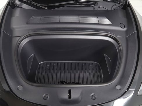 Used 2025 Tesla Model Y Long Range image 19