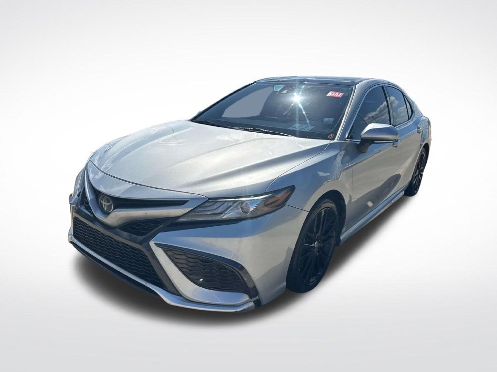 Used 2021 Toyota Camry XSE FWD image 3