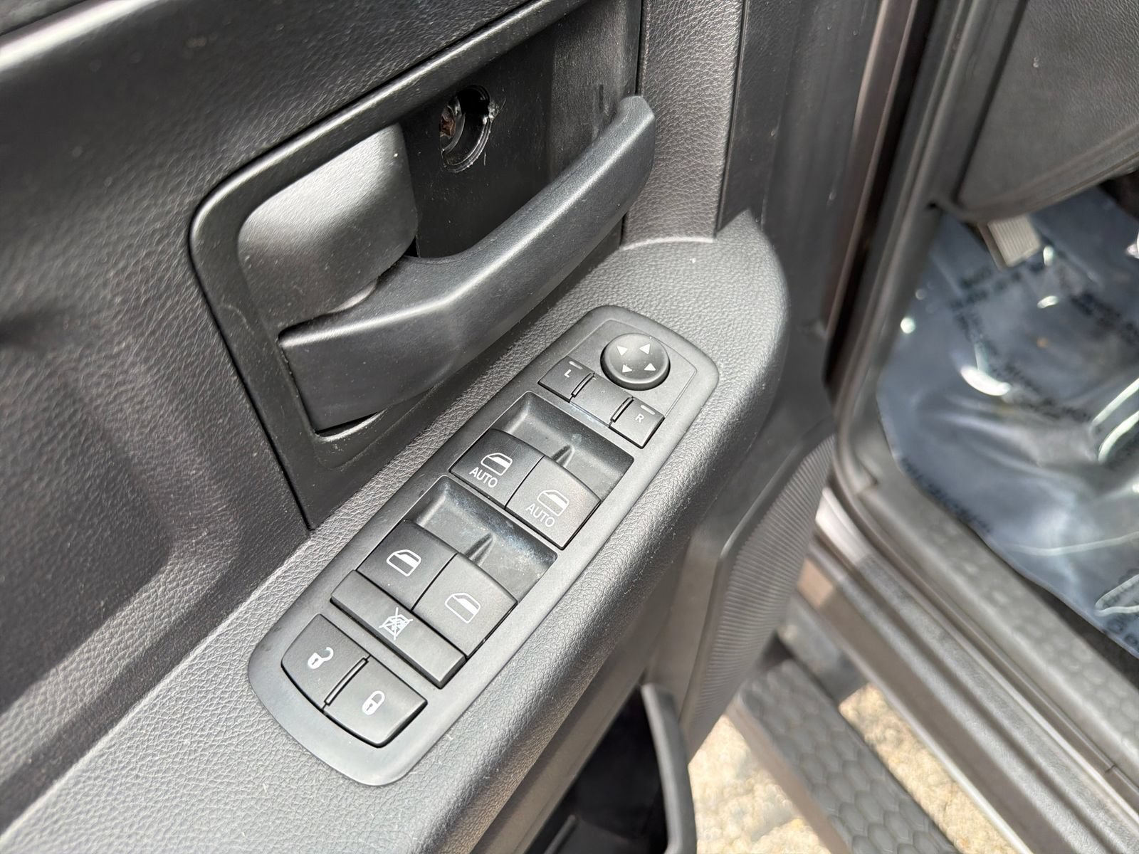 Used 2016 RAM 2500 Tradesman w/ Chrome Appearance Group AWD/4WD image 13