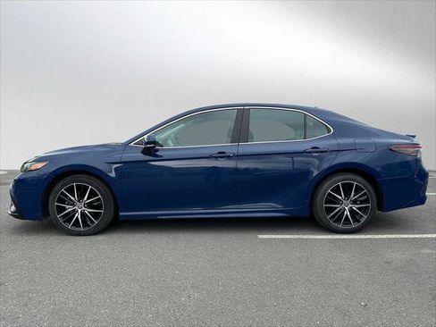 Used 2024 Toyota Camry SE image 6