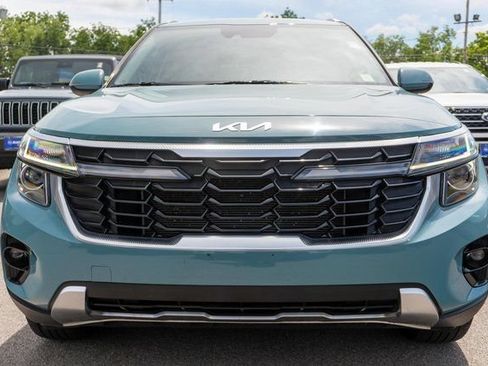 Used 2024 Kia Seltos EX AWD/4WD image 3