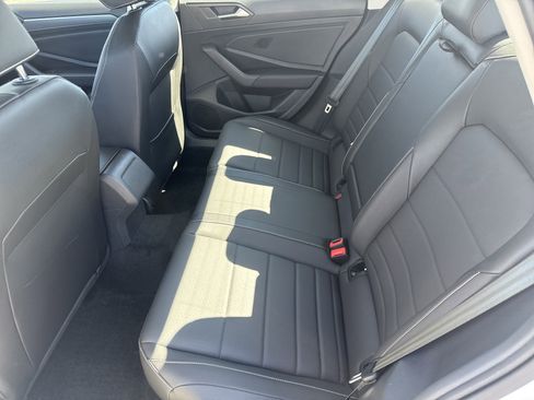 Certified 2023 Volkswagen Jetta SE FWD image 6
