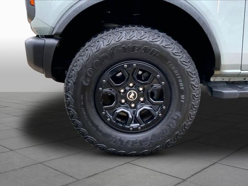 Used 2023 Ford Bronco Badlands w/ Sasquatch Package AWD/4WD image 10