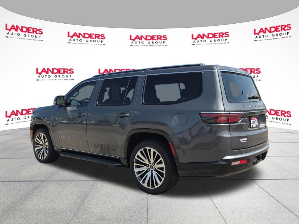 Used 2022 Jeep Wagoneer Series II RWD image 5