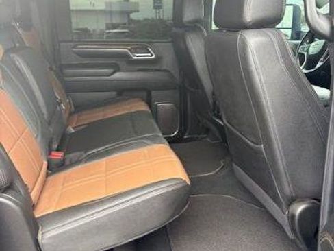 Used 2024 Chevrolet Silverado 2500 High Country w/ High Country Premium Package AWD/4WD image 19