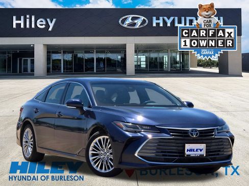Used 2019 Toyota Avalon Limited FWD image 1