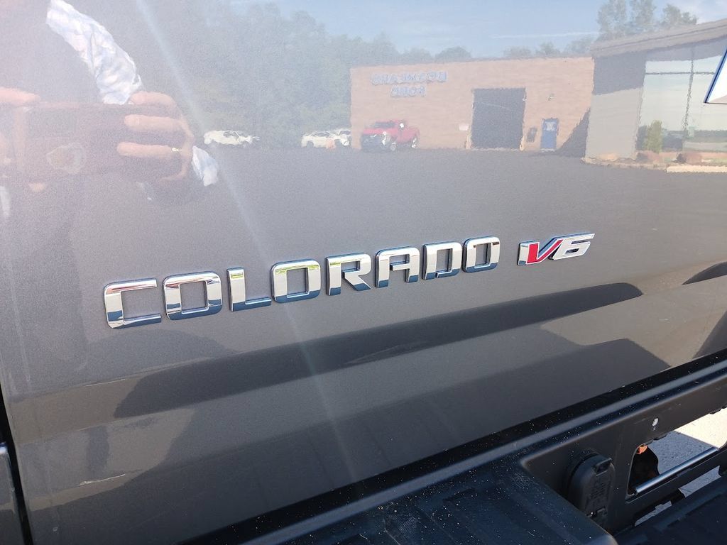 Used 2019 Chevrolet Colorado Z71 AWD/4WD image 13