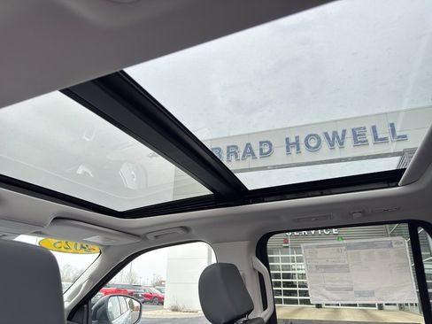 New 2025 Ford Expedition Active image 10