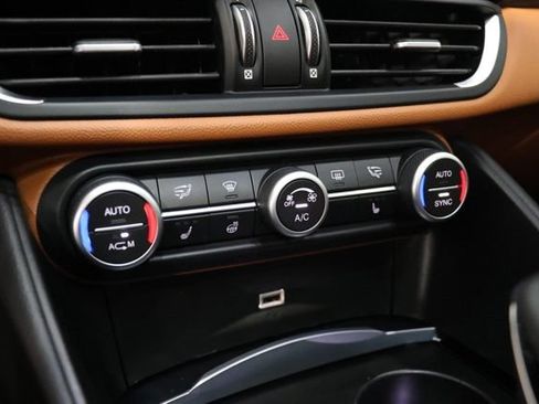 Used 2019 Alfa Romeo Giulia AWD w/ Cold Weather Package image 22