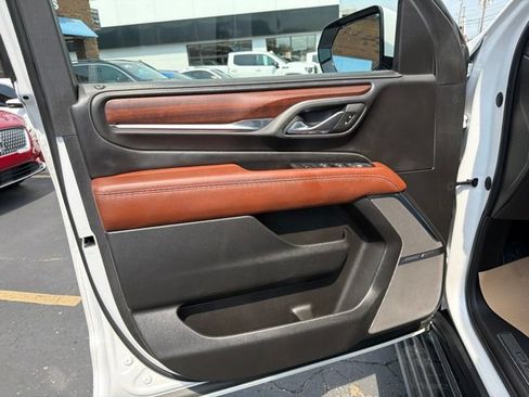 Certified 2023 GMC Yukon XL Denali Ultimate w/ LPO, Floor Liner Package AWD/4WD image 11