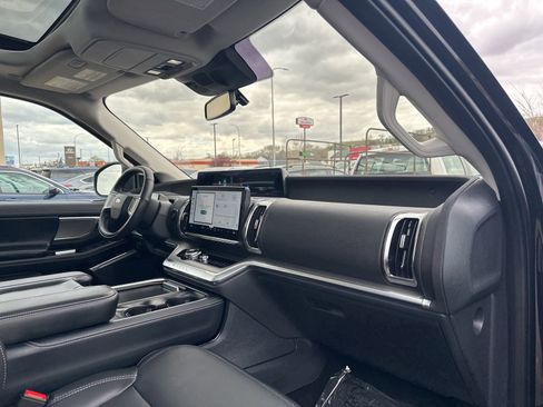 Used 2025 Ford Expedition Max Platinum AWD/4WD image 41