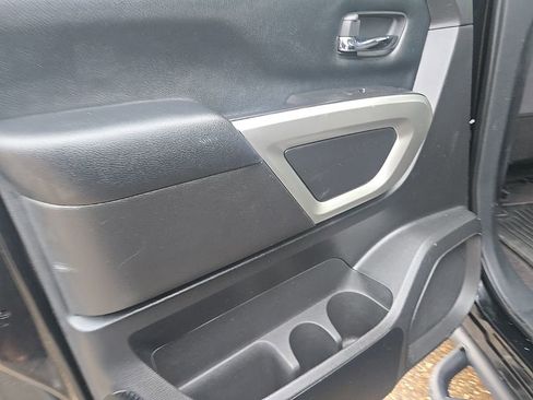 Used 2021 Nissan Titan SV w/ SV Convenience Package image 32