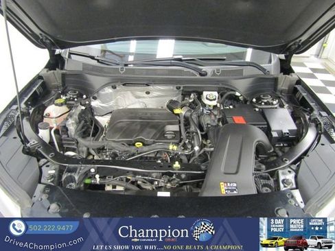 Certified 2025 Chevrolet Trax ACTIV FWD image 33