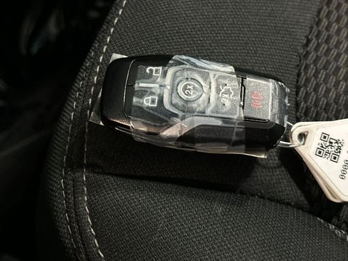 Used 2017 Ford Explorer XLT w/ Equipment Group 201A image 31