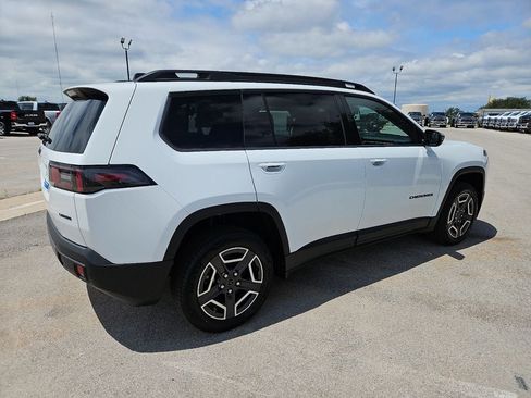 New 2026 Jeep Cherokee Laredo AWD/4WD image 8