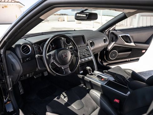 Used 2009 Nissan GT-R Premium image 52