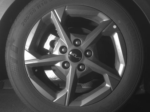 Used 2025 Kia K4 LXS image 15