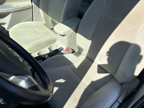 Used 2013 Toyota Corolla LE FWD image 11
