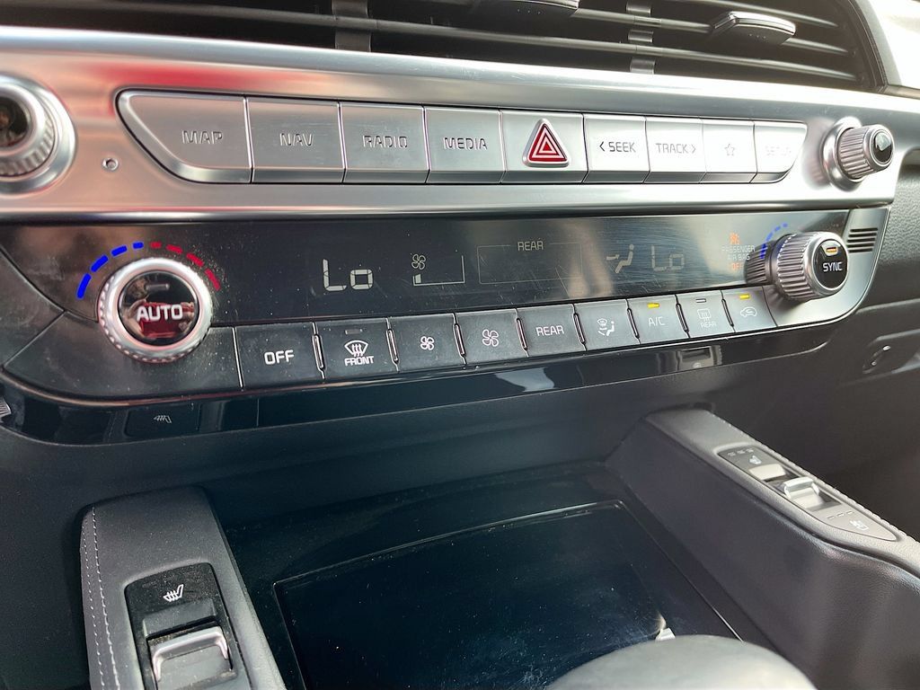 Used 2022 Kia Telluride EX w/ EX Premium Package AWD/4WD image 16