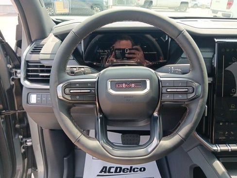 New 2026 GMC Acadia AT4 w/ LPO, Floor Liner Package AWD/4WD image 11