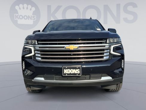 Used 2022 Chevrolet Suburban High Country w/ Max Trailering Package AWD/4WD image 11